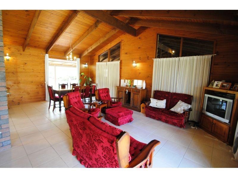 2  Goldstone Crescent, Southside QLD 4570