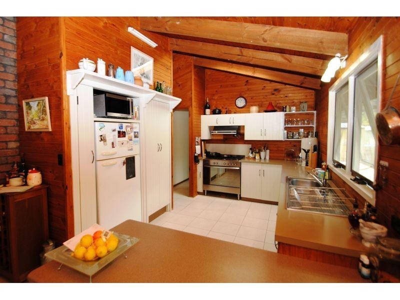 2  Goldstone Crescent, Southside QLD 4570