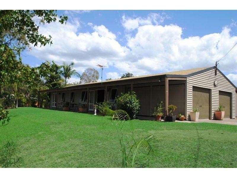 2  Goldstone Crescent, Southside QLD 4570