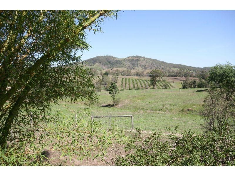 23 Percival Road, Chatsworth QLD 4570