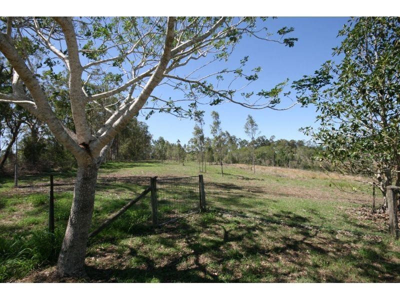 23 Percival Road, Chatsworth QLD 4570