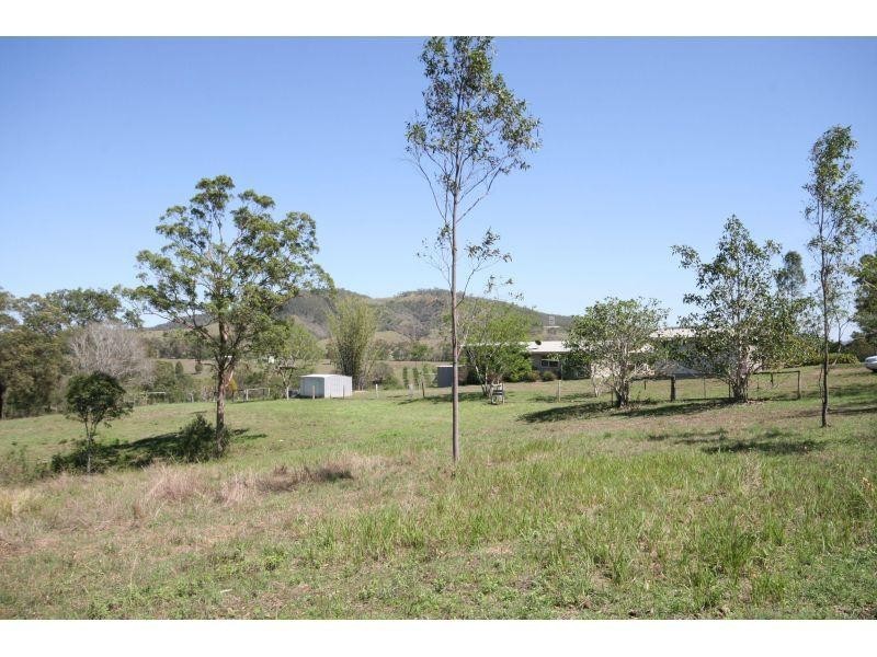 23 Percival Road, Chatsworth QLD 4570