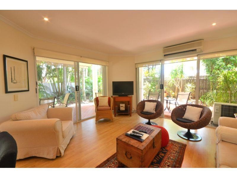 2/144 Noosa Parade, Noosaville QLD 4566