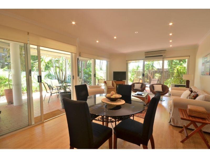 2/144 Noosa Parade, Noosaville QLD 4566