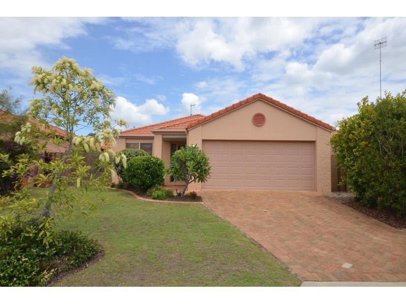 18/5 Riverstone Court, Tewantin QLD 4565