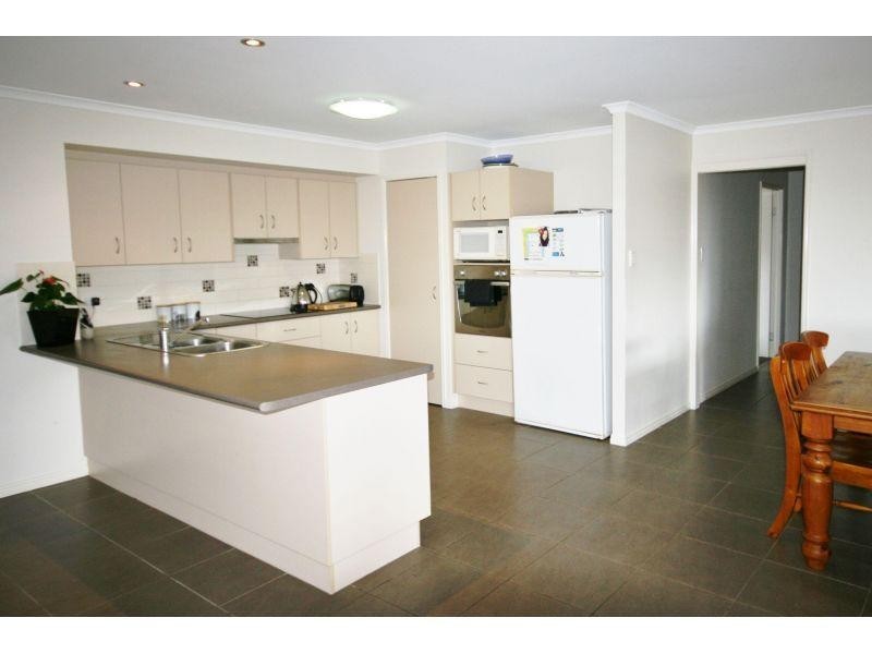 4  Kyleigh Court, Southside QLD 4570