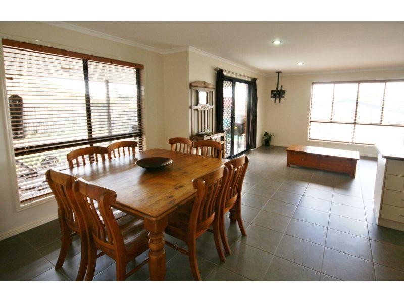 4  Kyleigh Court, Southside QLD 4570