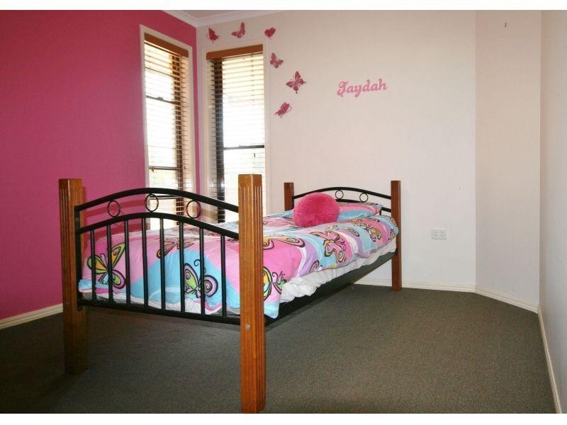 4  Kyleigh Court, Southside QLD 4570