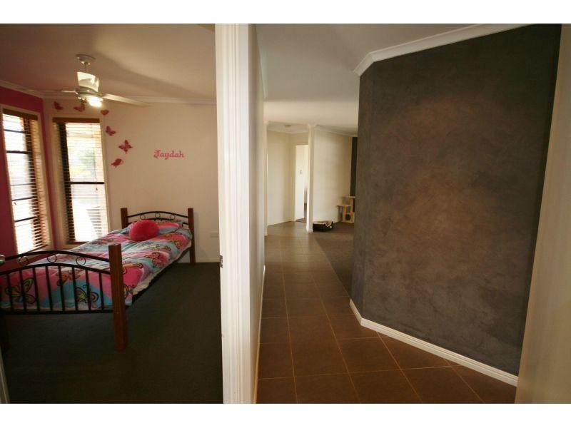 4  Kyleigh Court, Southside QLD 4570