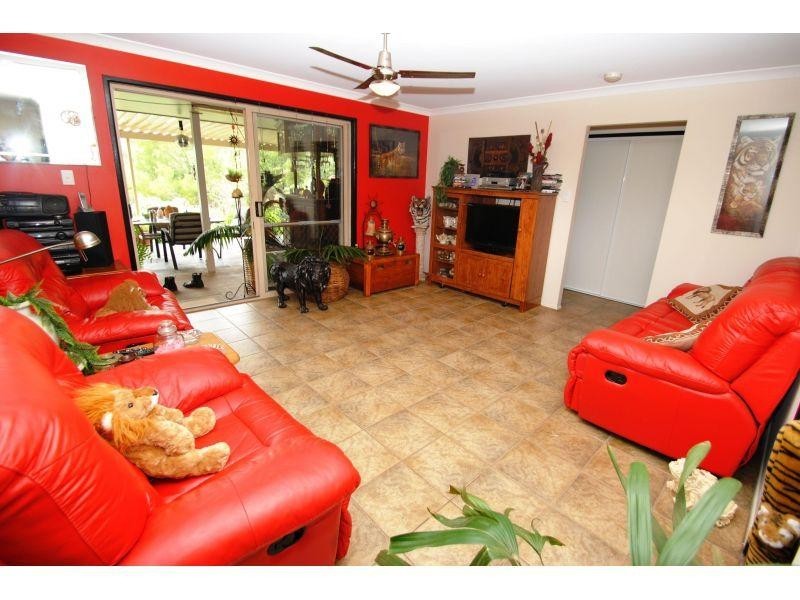 20 Kabi Crescent, Widgee QLD 4570