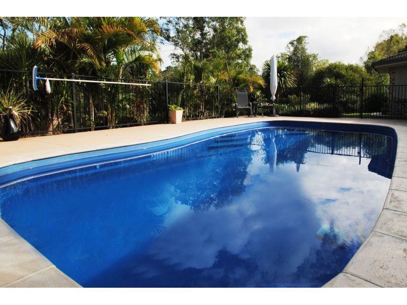 28 Emerald Drive, Southside QLD 4570