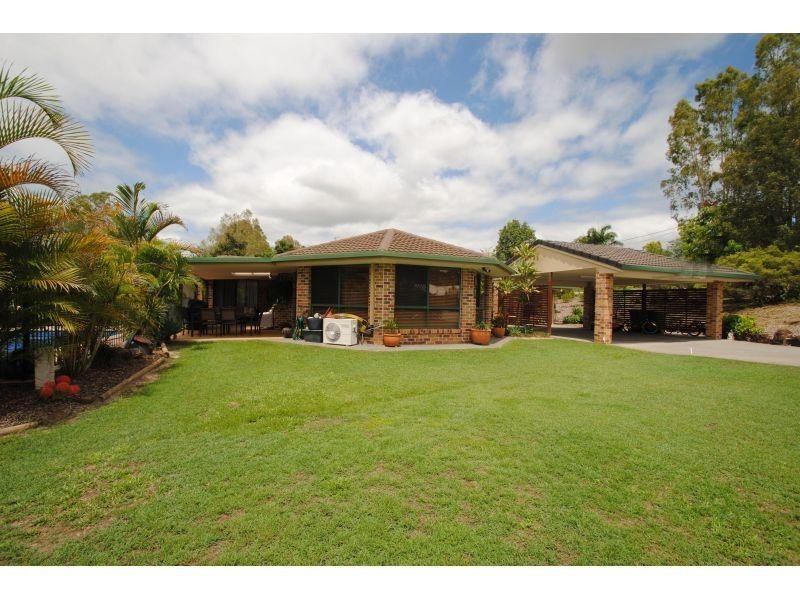 28 Emerald Drive, Southside QLD 4570