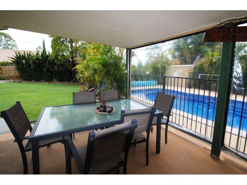 28 Emerald Drive, Southside QLD 4570