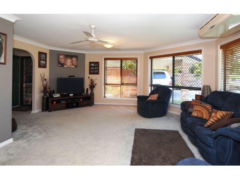 28 Emerald Drive, Southside QLD 4570