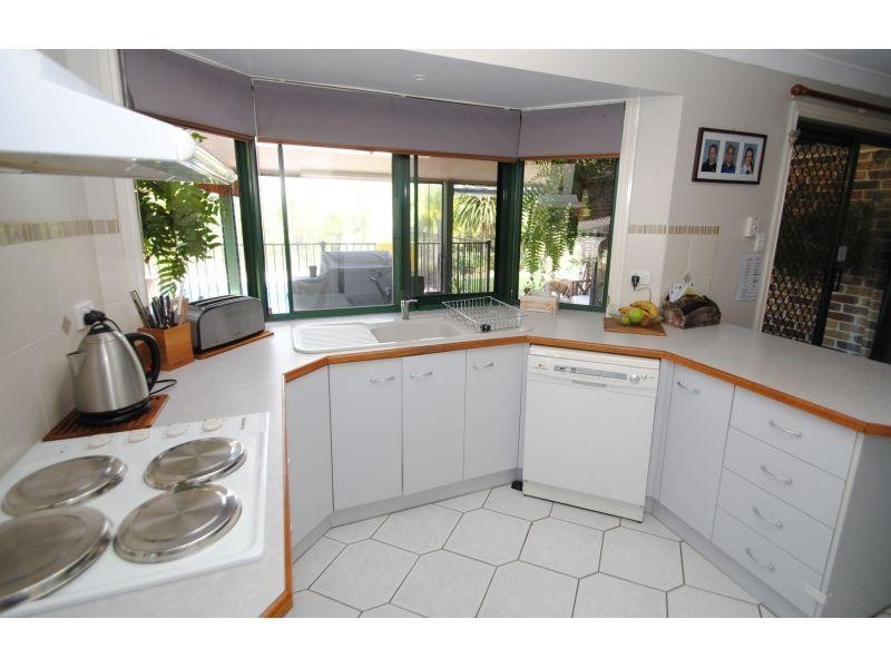 28 Emerald Drive, Southside QLD 4570