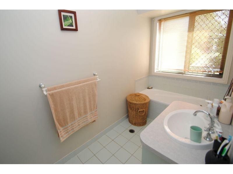 28 Emerald Drive, Southside QLD 4570