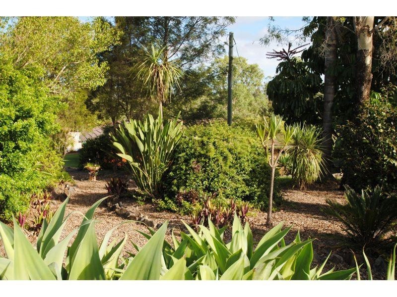 28 Emerald Drive, Southside QLD 4570