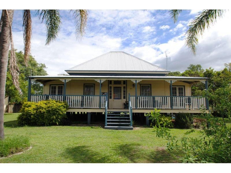 26 Power Road, Southside QLD 4570