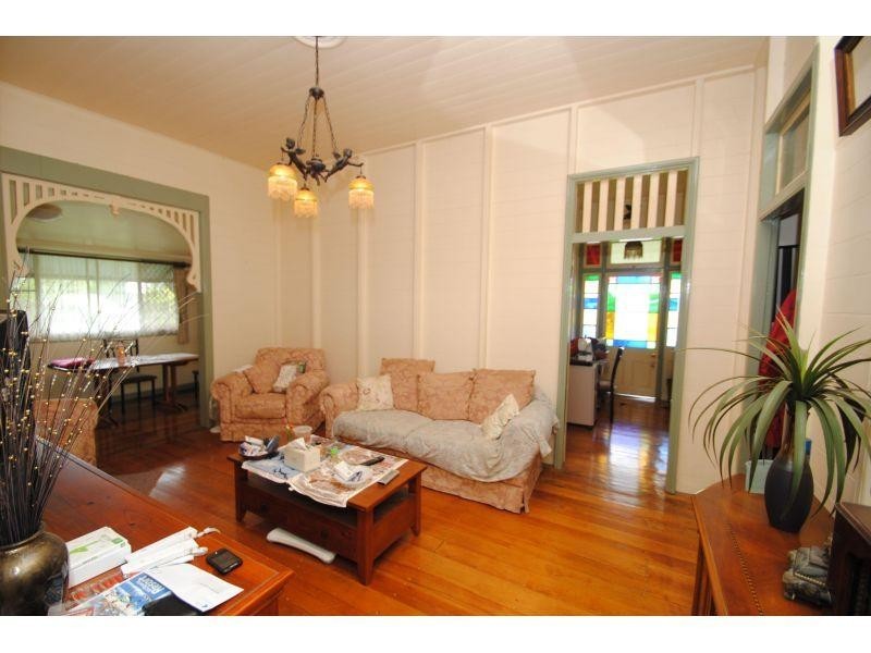 26 Power Road, Southside QLD 4570