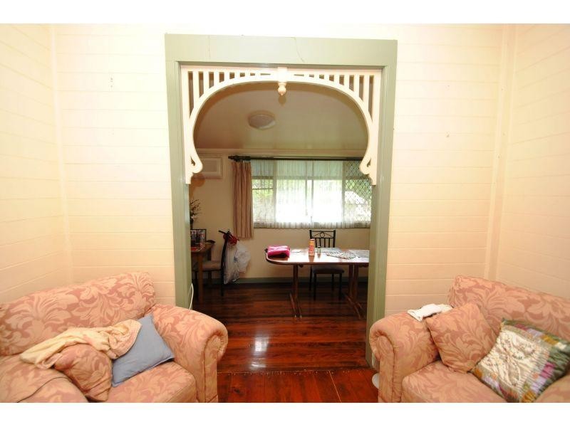 26 Power Road, Southside QLD 4570