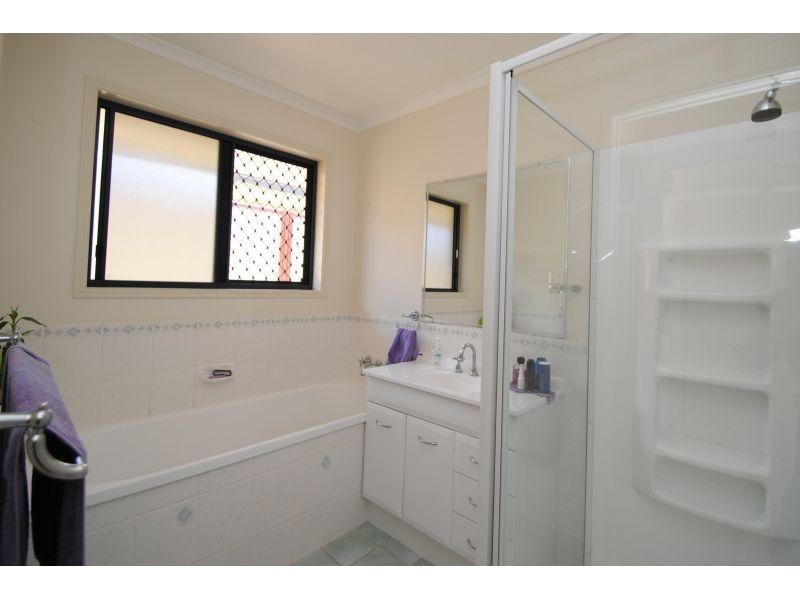 6 Kyleigh Court, Southside QLD 4570
