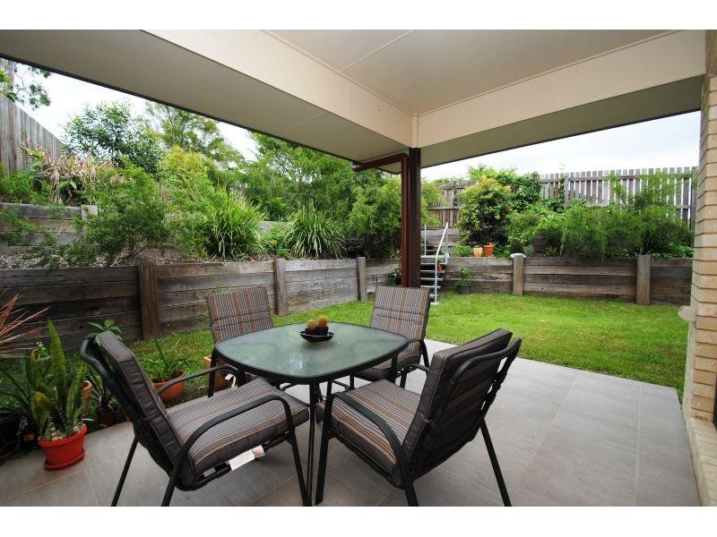 2/7 Rocklea Drive, Southside QLD 4570
