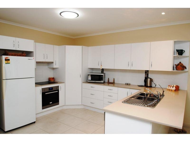 2/7 Rocklea Drive, Southside QLD 4570