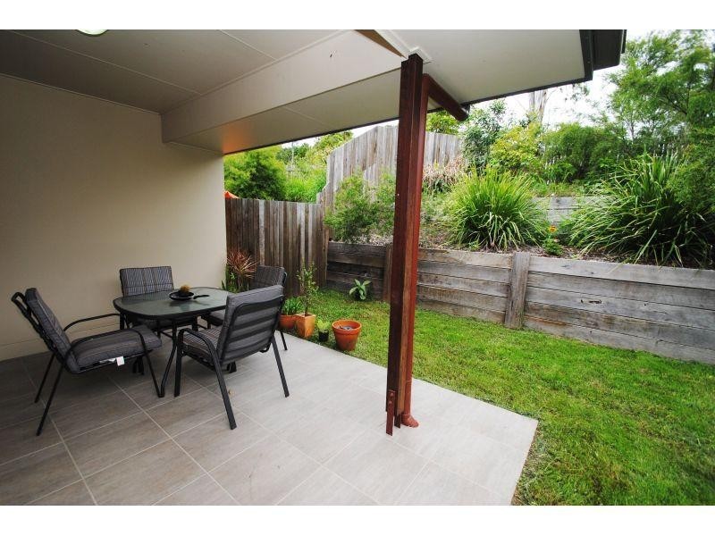 2/7 Rocklea Drive, Southside QLD 4570