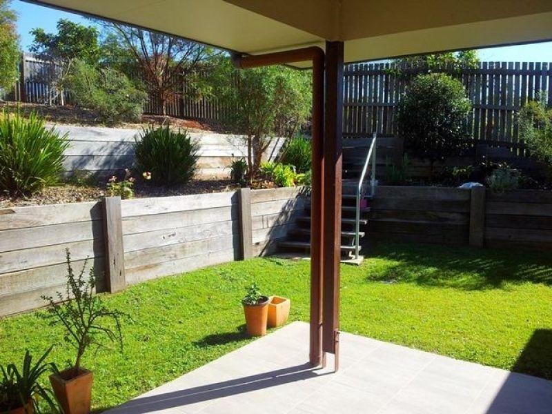 2/7 Rocklea Drive, Southside QLD 4570