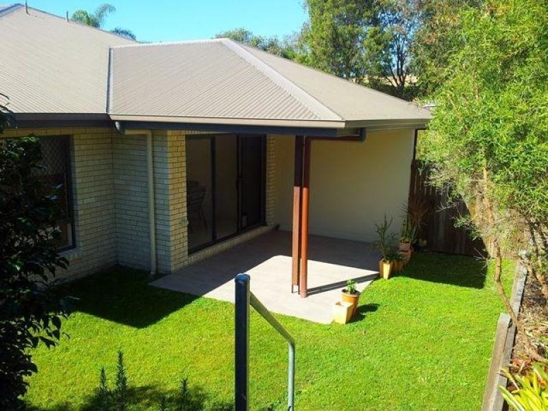 2/7 Rocklea Drive, Southside QLD 4570
