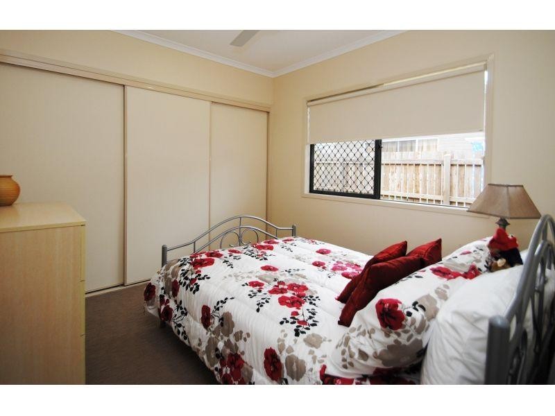 2/7 Rocklea Drive, Southside QLD 4570