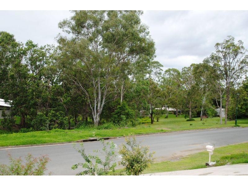 2/7 Rocklea Drive, Southside QLD 4570