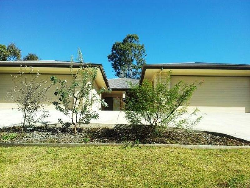 2/7 Rocklea Drive, Southside QLD 4570