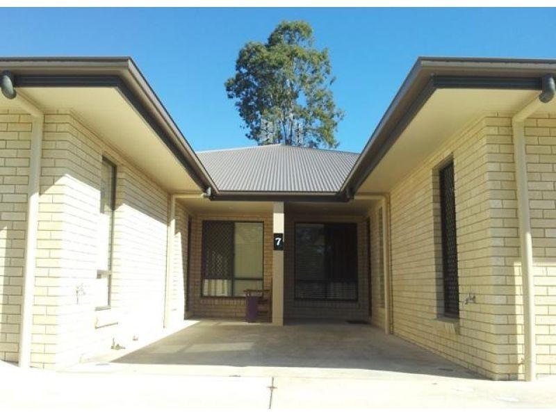 2/7 Rocklea Drive, Southside QLD 4570