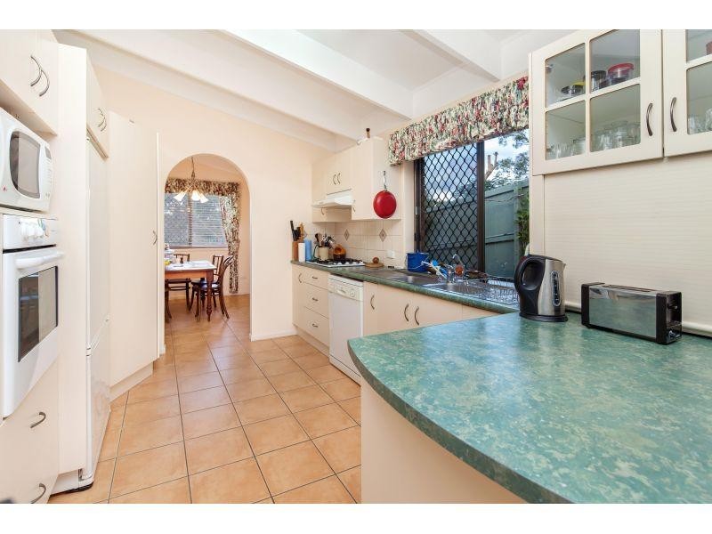 5 Emerald Drive, Southside QLD 4570