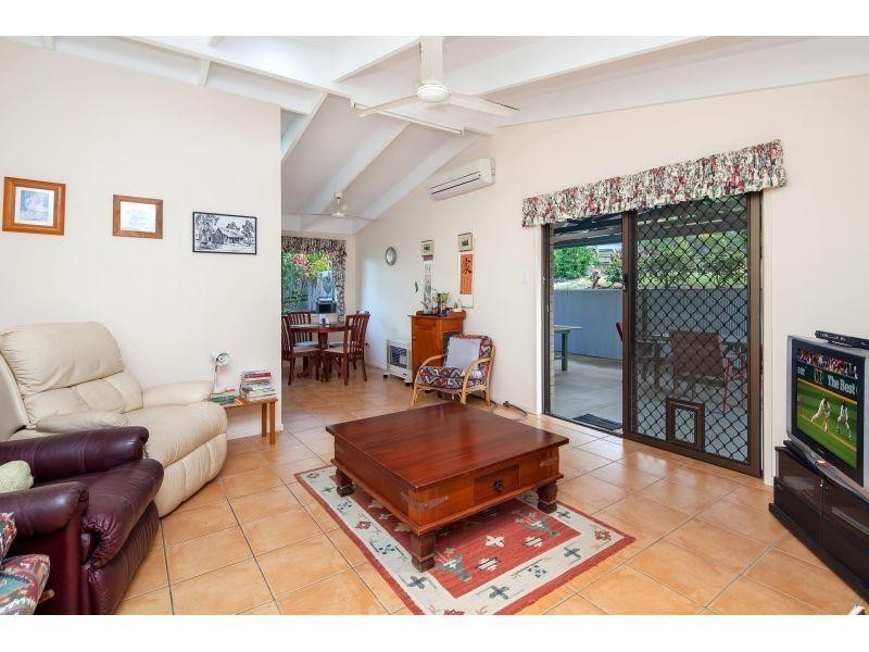 5 Emerald Drive, Southside QLD 4570