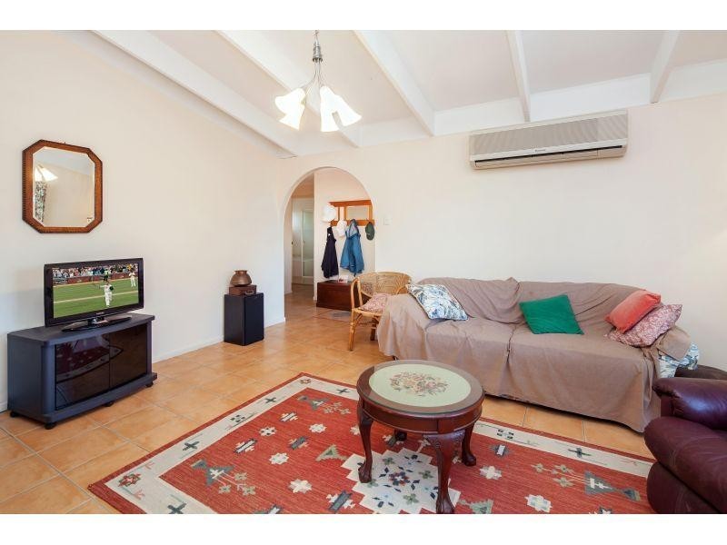 5 Emerald Drive, Southside QLD 4570