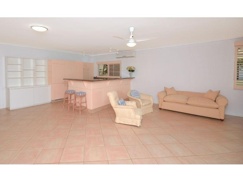 2/26 Edgar Bennett Ave, Noosa Heads QLD 4567