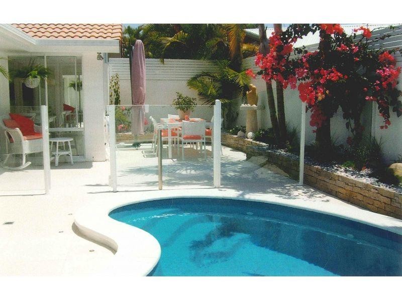2/4 Sunseeker Close, Noosaville QLD 4566