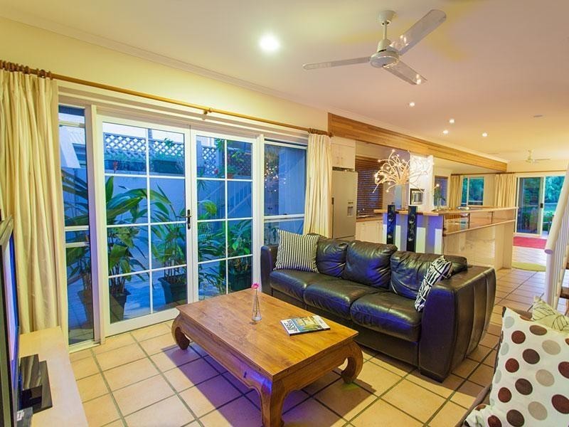 2/17 Laburnum Cr, Noosaville QLD 4566