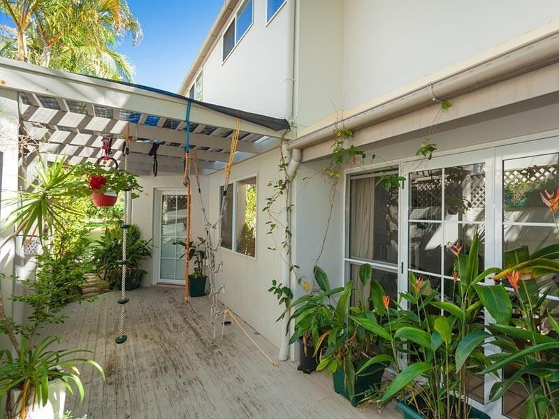 2/17 Laburnum Cr, Noosaville QLD 4566