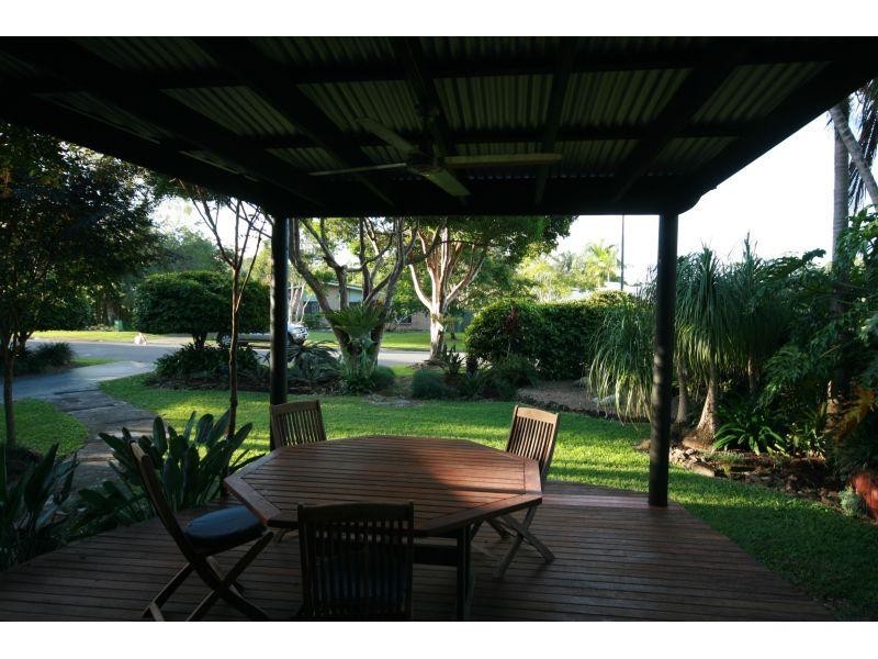 17 Palm Grove Crescent, Tewantin QLD 4565