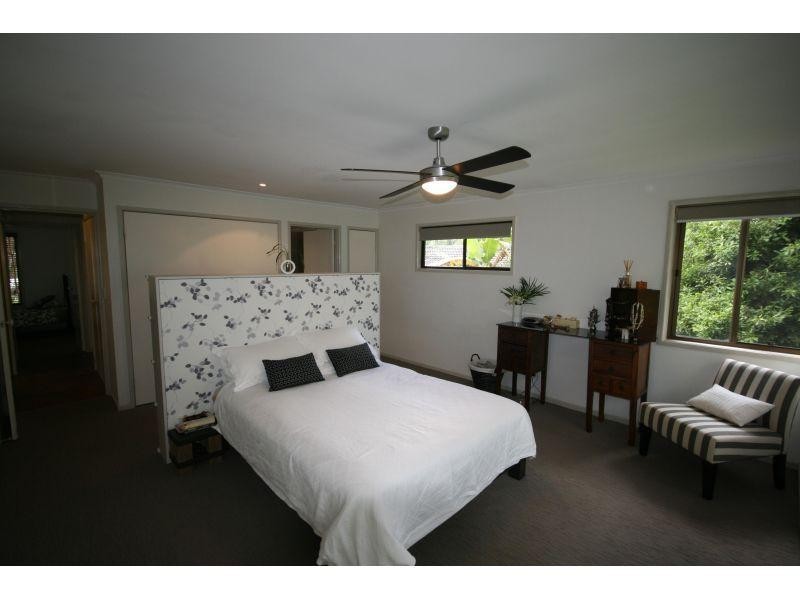 17 Palm Grove Crescent, Tewantin QLD 4565