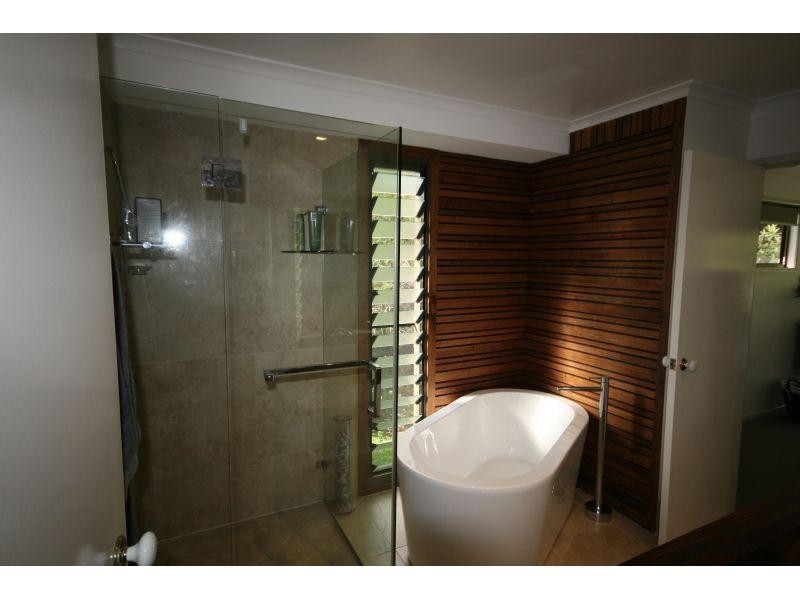 17 Palm Grove Crescent, Tewantin QLD 4565