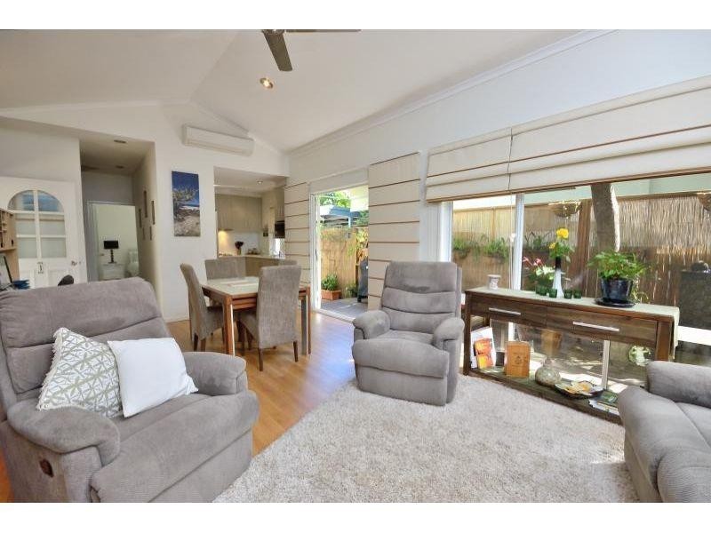 1/221 Weyba Rd, Noosaville QLD 4566