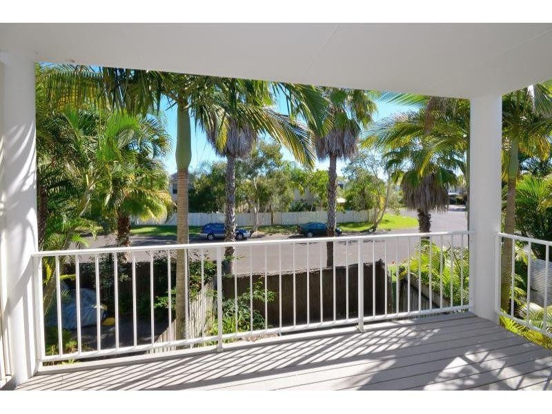 2/14 Barbados Crescent, Noosaville QLD 4566