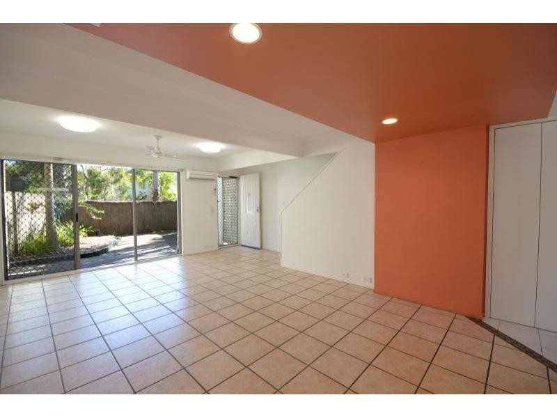 2/14 Barbados Crescent, Noosaville QLD 4566