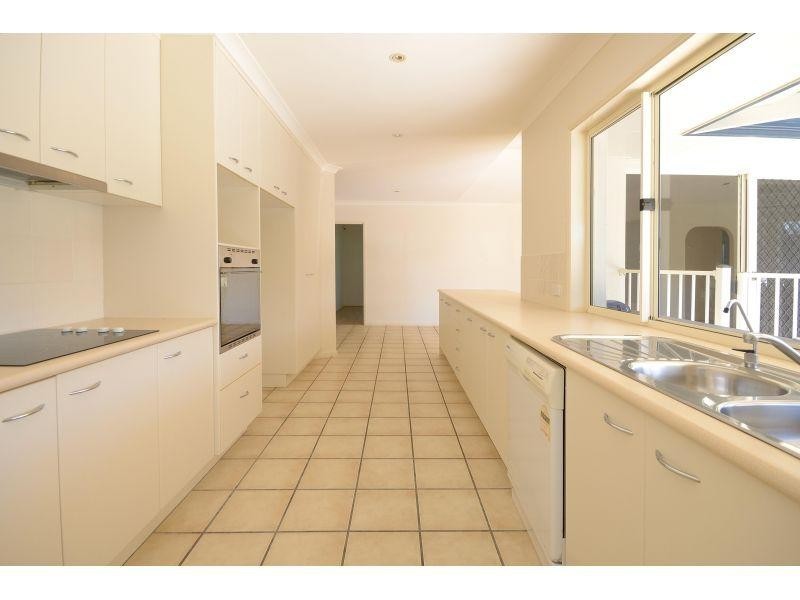 4 Sternlight St, Noosaville QLD 4566
