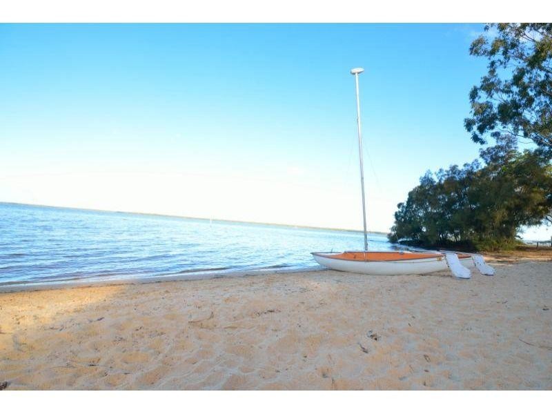 8 Boreen Pde, Boreen Point QLD 4565