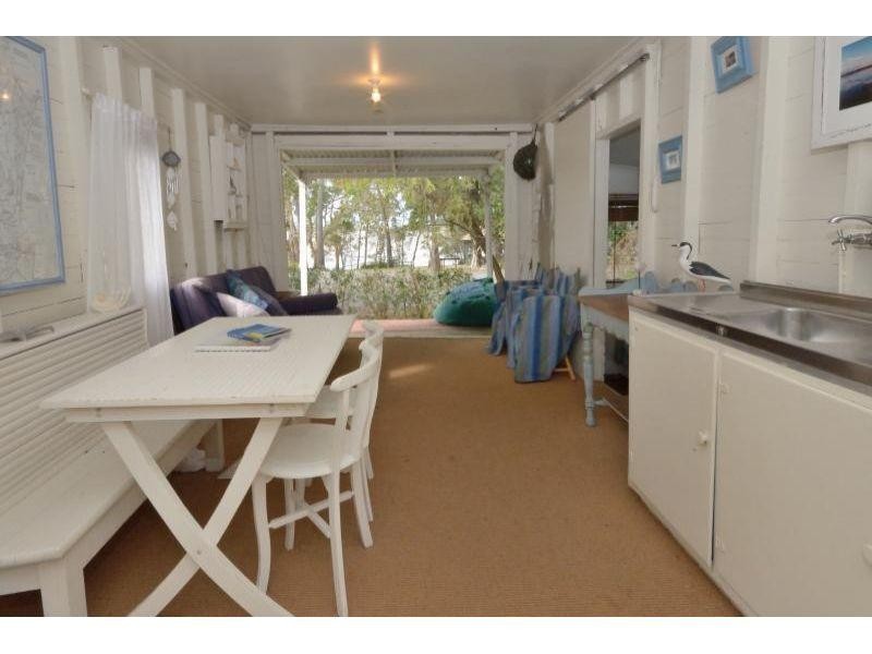 8 Boreen Pde, Boreen Point QLD 4565